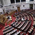 Αναταράξεις στην Κεντροαριστερά: Παραιτήσεις, μετακινήσεις και παρασκήνιο συνεργασιών – Δημοσκοπική εδραίωση ΕΛΑΣ