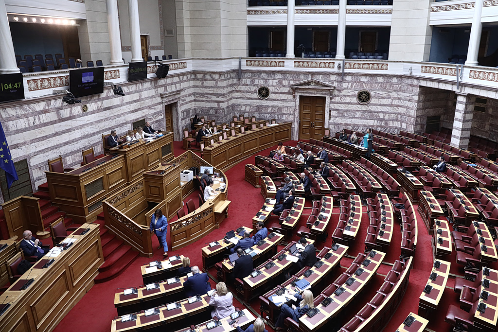Πολιτικό ντόμινο στη Βουλή: Δεύτερο κόμμα οι… 39 ανεξάρτητοι μετά τη διάλυση της Νέας Αριστεράς – Σειρά του ΣΥΡΙΖΑ