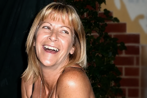 Jean Hanlon: Ξεκίνησε στο Λασίθι η δίκη, 17 χρόνια μετά τον θάνατό της – «Αμαρτία να πάω φυλακή», λέει ο κατηγορούμενος