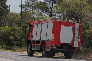 Φωτιά σε ξερά χόρτα στα Λουτρά Υπάτης – Άμεση κινητοποίηση της Πυροσβεστικής