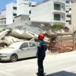 Κατάρρευση τετραώροφης πολυκατοικίας στα Πετράλωνα: Πληροφορίες για μια αγνοούμενη γυναίκα