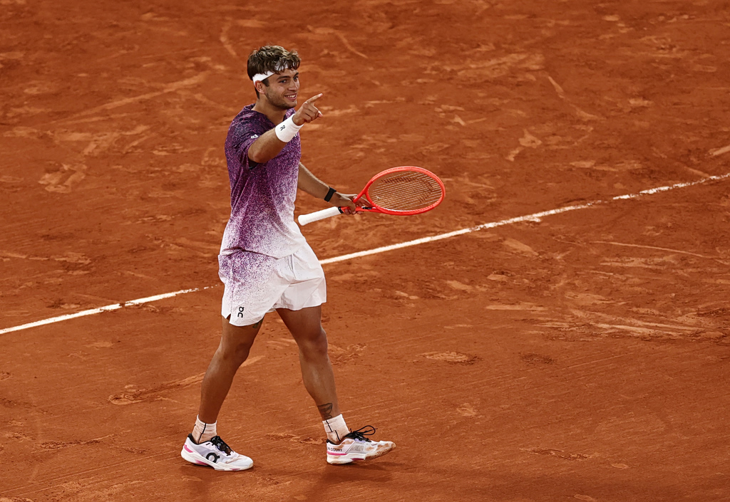 Αποσύρθηκε ο Αρνάλντι, στον τελικό του Roland Garros ο Κομπόλι
