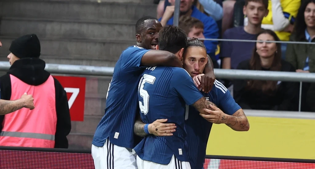 Tο εξαιρετικό πλασέ του Τσιμίκα και το 1-0 κόντρα στη Σουηδία (vid)