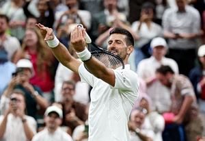 Wimbledon: Πρόταση γάμου στην εξέδρα και επική ατάκα Τζόκοβιτς – «Θέλω πρόσκληση!» (vid)