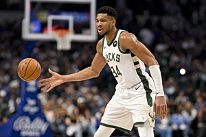 NBA: Έριξε τη «βόμβα» για το μέλλον του ο Γιάννης – «Είμαι εδώ 13 χρόνια με την ομάδα και ελπίζω πολλά περισσότερα»
