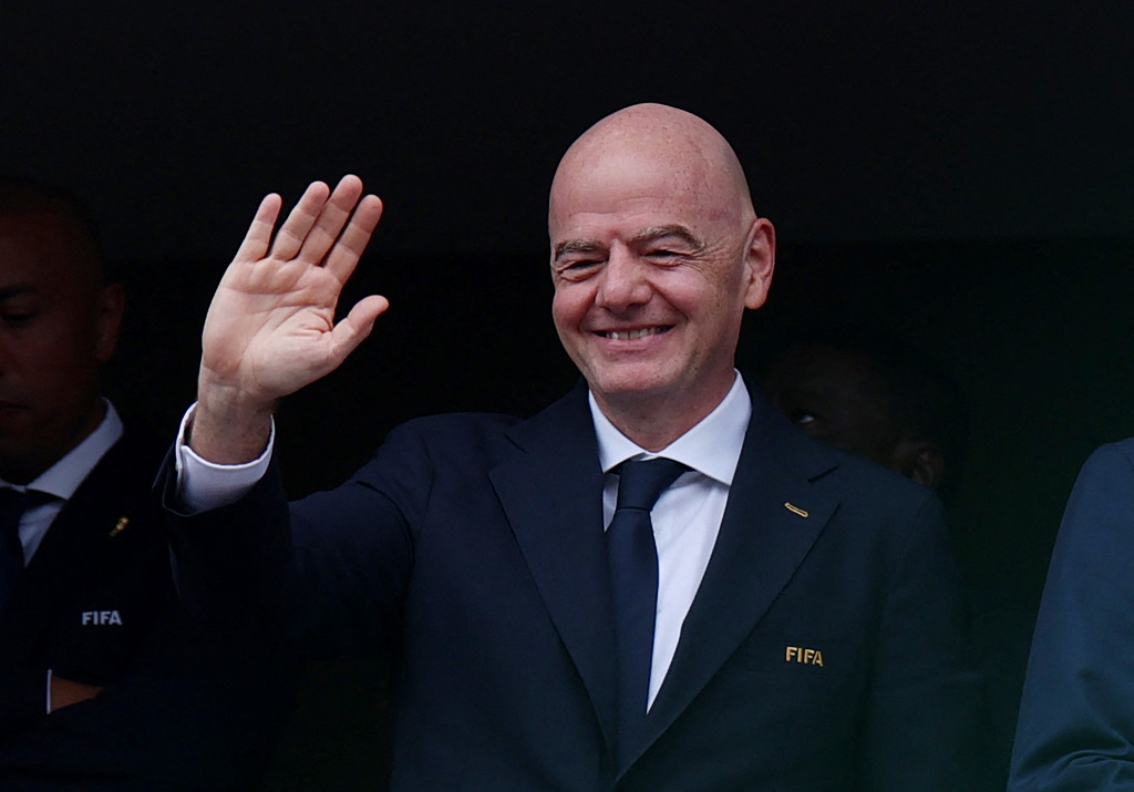 Μουντιάλ 2026: Σάλος με τον Ινφαντίνο – 27 πτήσεις με ιδιωτικό τζετ, εκπομπές διοξειδίου του άνθρακα όσο 78 άνθρωποι ετησίως