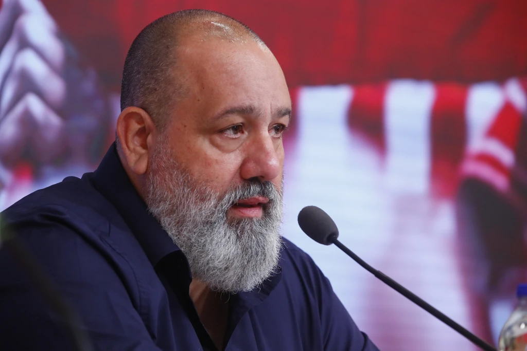 Ο μεγάλος Ολυμπιακός αγκαλιάζει τον Πειραιά – Καραπαπάς: «Με εντολή Μαρινάκη κοντά στην ΕΠΣ»