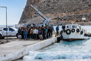 Κρήτη: Πάνω από 100 μετανάστες περισυνελέγησαν νότια των Καλών Λιμένων