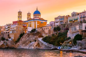 Σύρος: Στη φυλακή γνωστός τραγουδιστής για αποπλάνηση ανήλικης – «Είναι όλα ψέματα» λέει ο 44χρονος