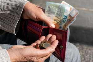 Σύνταξη χωρίς προσωπική διαφορά: Ποιους αφορά και πόσα θα πάρουν