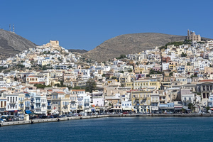 Σύρος: Στη φυλακή γνωστός τραγουδιστής για αποπλάνηση ανήλικης – «Είναι όλα ψέματα» λέει ο 44χρονος