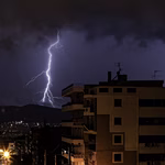 Καιρός: Έκτακτο δελτίο ΕΜΥ για καταιγίδες και χαλάζι έως το Σάββατο – Ποιες περιοχές κινδυνεύουν