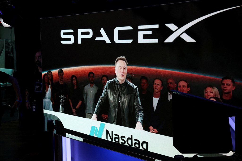 Η SpaceX υποχώρησε κάτω από την τιμή εισαγωγής της στη Wall Street – «Υποβιβάστηκε» σε δισεκατομμυριούχο ξανά ο Ίλον Μασκ