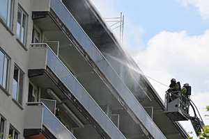 Βελγική αστυνομία: Nεκροί από πυρκαγιά σε πολυκατοικία στην Αμβέρσα