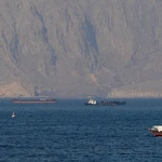 Οι ΗΠΑ σφυροκοπούν το Ιράν – Aντίποινα της Τεχεράνης σε δεξαμενόπλοια και Μπαχρέιν
