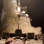 Καταρρέει η συμφωνία ΗΠΑ – Ιράν: Η Τεχεράνη αναστέλλει τις δεσμεύσεις της και ο Χαμενεΐ απειλεί με «αξέχαστα μαθήματα»