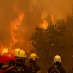 Σκηνικό πύρινου τρόμου σε Γαλλία, Ισπανία: Μάχη για να σωθεί το Μπορντό – Εκατοντάδες χιλιάδες εγκατέλειψαν τα σπίτια τους