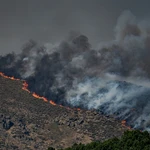 Πύρινη κόλαση σε Γαλλία και Ισπανία – Χιλιάδες άνθρωποι εγκαταλείπουν τα σπίτια τους (video)
