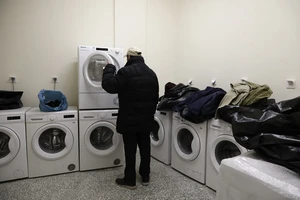 Ο Δήμος Αθηναίων απαντά στις καταγγελίες Μπακογίαννη για τον Ξενώνα αστέγων – «Δεν καταργείται, περνά στον αρμόδιο φορέα»