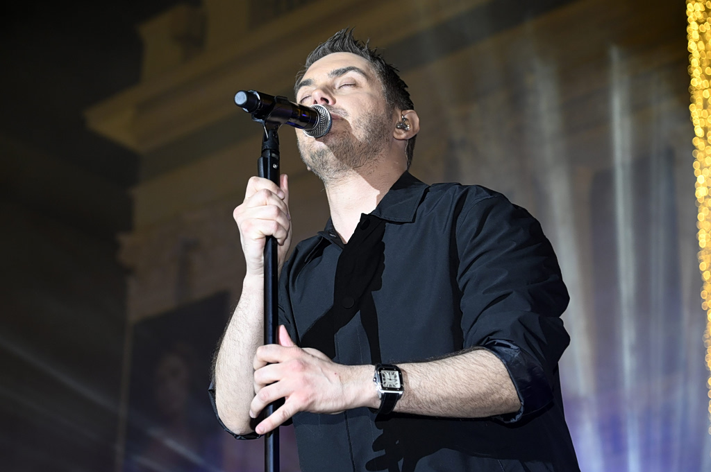 Michalis Hatzigiannis Cancels Concert Due to Gallbladder Surgery