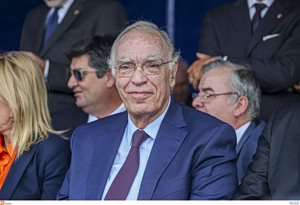 Η άγνωστη πτυχή της ζωής του Βασίλη Λεβέντη: Όταν τραγουδούσε τα «Παιδιά του Πειραιά»