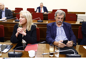 ΣΥΡΙΖΑ: Τοπίο στην ομίχλη η κούρσα διαδοχής – Συνεχίζονται οι αποχωρήσεις στελεχών και βουλευτών
