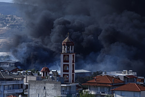 «Καμπανάκι» για την ατμόσφαιρα στη Θεσσαλονίκη: Αυξημένα μικροσωματίδια μετά τη φωτιά στο Ωραιόκαστρο