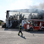Φωτιά στον Ασπρόπυργο: Κατέληξε ένας από τους εγκαυματίες