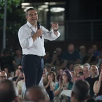 Τσίπρας από το Περιστέρι: Ο κόσμος ζητά εντιμότητα, τα γαλάζια παιδιά θα φάνε και τα πόμολα