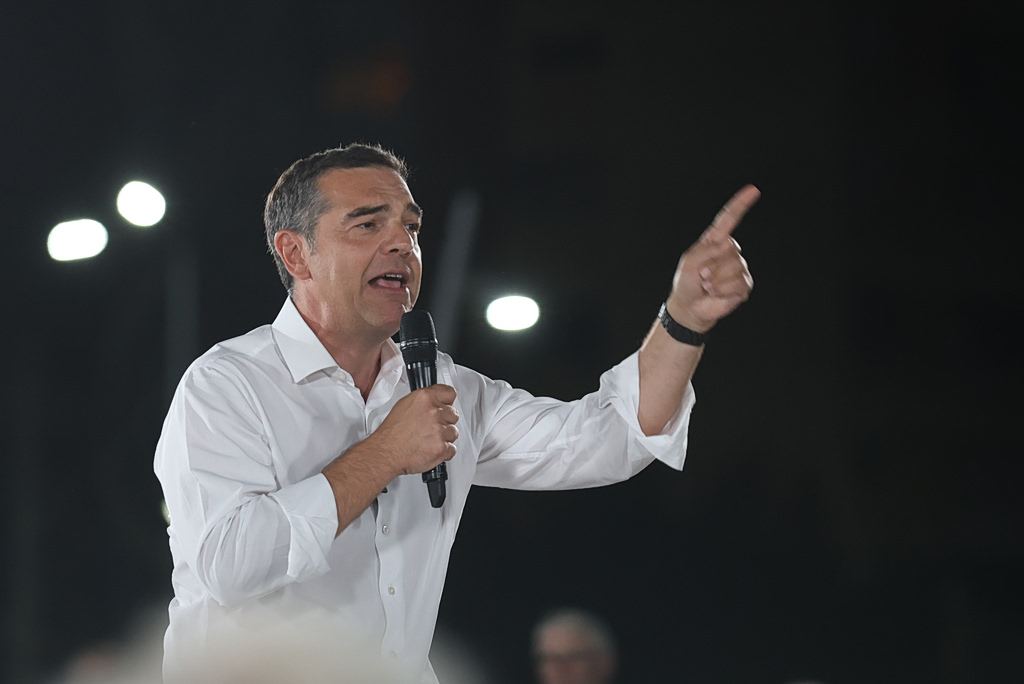 «Απίστευτα όσα συμβαίνουν! Οργή Τσίπρα στο Περιστέρι: Η κραυγή για εντιμότητα και οι σοκαριστικές καταγγελίες κατά ΝΔ» 2 «Απίστευτα όσα συμβαίνουν! Οργή Τσίπρα στο Περιστέρι: Η κραυγή για εντιμότητα και οι σοκαριστικές καταγγελίες κατά ΝΔ» - NewsPoint.gr