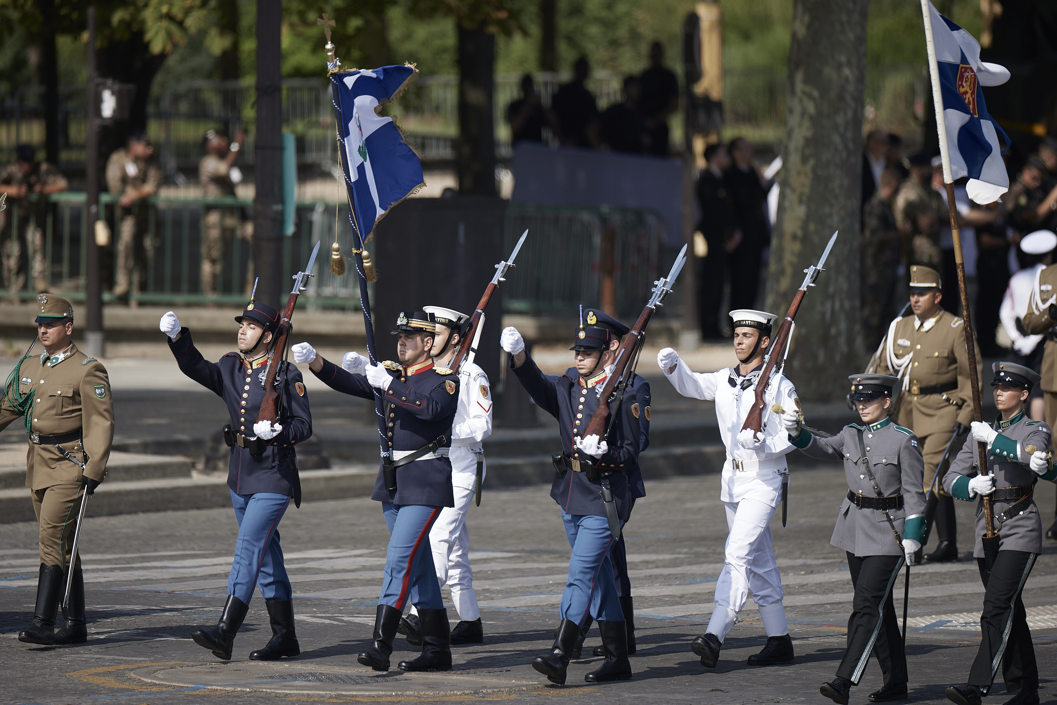 Το ελληνικό άγημα παρήλασε στο Παρίσι 107 χρόνια μετά το 1919