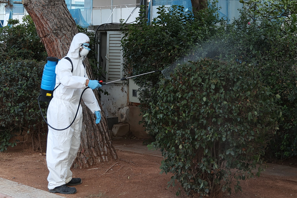 Κρούσμα ιού του Δυτικού Νείλου στη Γλυφάδα: Ψεκασμοί από συνεργείο Καταπολέμησης Κουνουπιών – Η ενημέρωση των Αρχών
