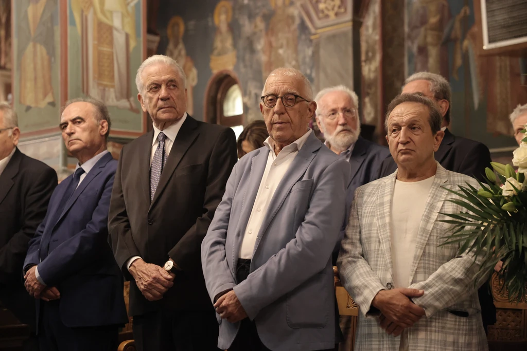 Κακλαμάνης: Το «αντίο» στη Μαίρη Λίντα και το παράπονο για τη νέα γενιά του τραγουδιού (video)