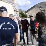 Δολοφονία διασώστριας στη Σύρο: Ολοκληρώθηκε η αναπαράσταση στον τόπο του εγκλήματος – Τι εξετάζουν οι Αρχές