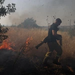 Κρήτη: Φωτιά στην Αληθινή Μεσσαράς και μήνυμα του «112» (Βίντεο)