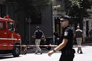 Φάρσα το τηλεφώνημα για βόμβα στην γαλλική πρεσβεία – Αποκαταστάθηκε η κυκλοφορία