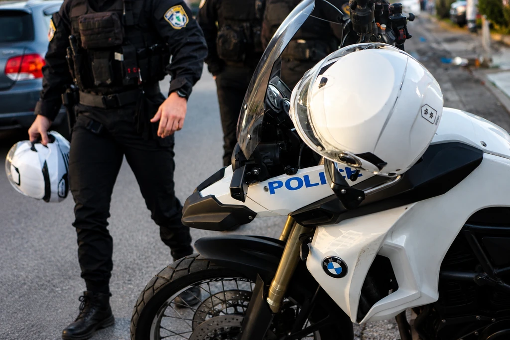 Καταδίωξη στην Αγία Παρασκευή: Η ΕΛ.ΑΣ. εντόπισε 61 κιλά κάνναβης σε όχημα