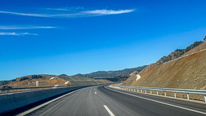 Ε65: Σήμερα παραδίδεται στην κυκλοφορία το τελευταίο τμήμα – Πώς αλλάζει ο χάρτης των μεταφορών στην Ελλάδα