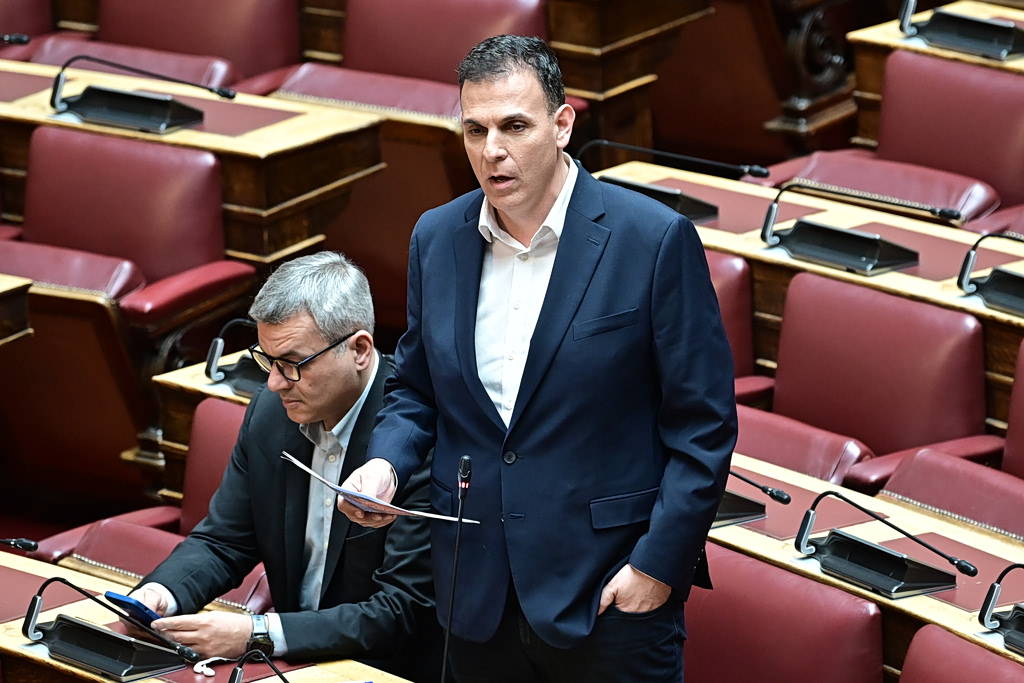 Παραιτήθηκε από το βουλευτικό αξίωμα ο Γιώργος Καραμέρος