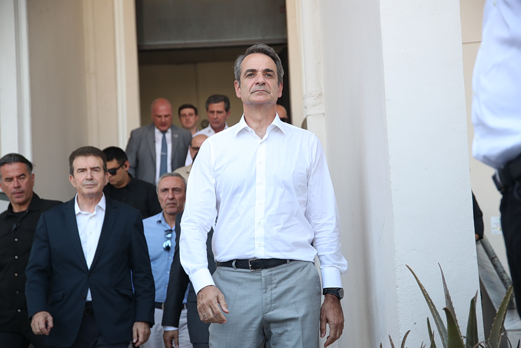 Μητσοτάκης για θάνατο της μητέρας της Αφροδίτης Νέστορα: Καμία ανοχή στο αίμα και τον διχασμό των άκρων