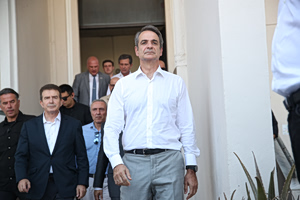 Μητσοτάκης για θάνατο της μητέρας της Αφροδίτης Νέστορα: Καμία ανοχή στο αίμα και τον διχασμό των άκρων