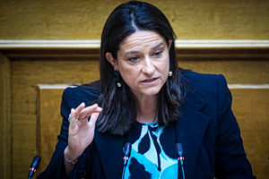 Κεραμέως: Τέλος στην περικοπή συντάξεων χηρείας μετά την τριετία