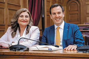 Οποιος βιάζεται…