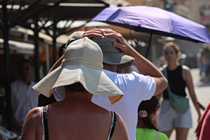Εκτός καύσωνα η Αττική: 34 βαθμοί στην Αθήνα την Πέμπτη – Χωρίζει στα δύο τη χώρα ο καιρός την Τετάρτη