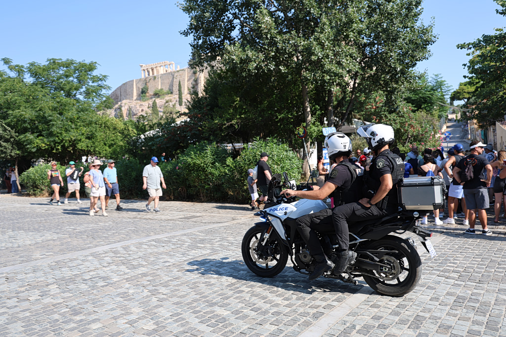 Επίθεση με μαχαίρι στην Ακρόπολη: Τραυματίστηκαν 2 Αμερικανοί τουρίστες
