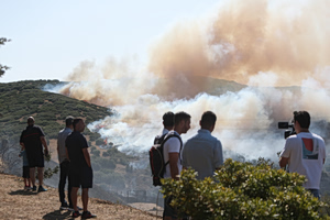Φωτιά στο Δερβένι Θεσσαλονίκης – Σηκώθηκαν εναέρια μέσα, ήχησε το 112 για ετοιμότητα