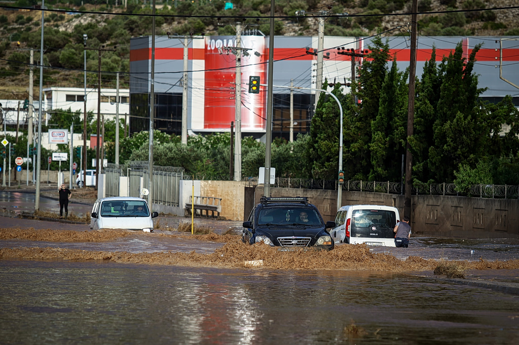 Κακοκαιρία: Καταιγίδες, 0 °C, χιλιάδες κεραυνοί και θυελλώδεις άνεμοι – Τι συνέβη στις 24 Ιουλίου