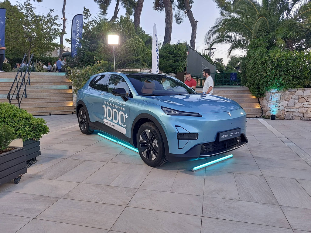 Deepal S05 Plug-in Hybrid: Το υβριδικό των 1000 χιλιομέτρων