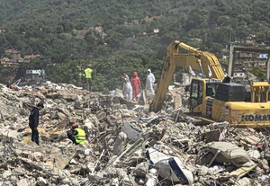 Σεισμός στη Βενεζουέλα: Οι Έλληνες εθελοντές που αναζητούν ένα θαύμα στο σημείο «μηδέν» της τραγωδίας
