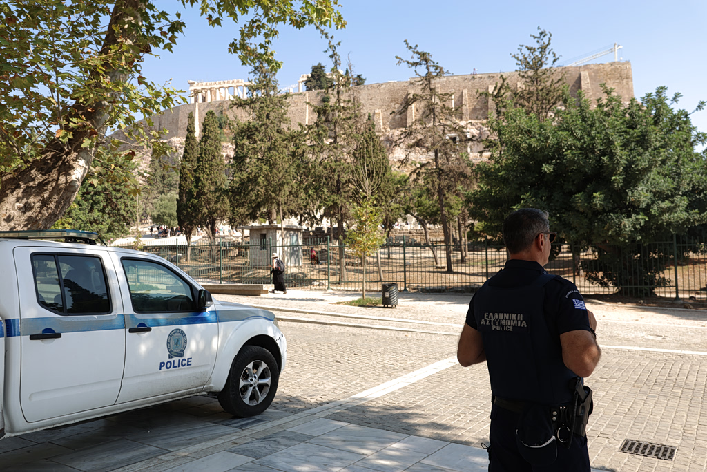 Ακρόπολη: Το προφίλ του 60χρονου που μαχαίρωσε δύο τουρίστες